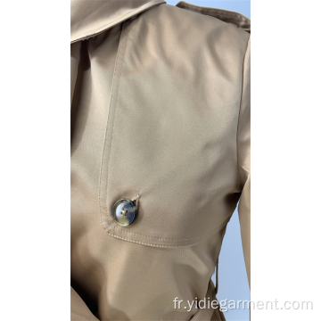 Manteau beige à double boutonnage pour femmes